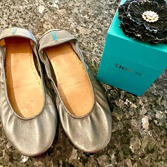 Tieks - Metallic Pewter - Picture 1 of 2